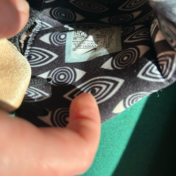 Nike Kybrid S2 Kids Sneakers - Black and Gray - Picture 2 of 16